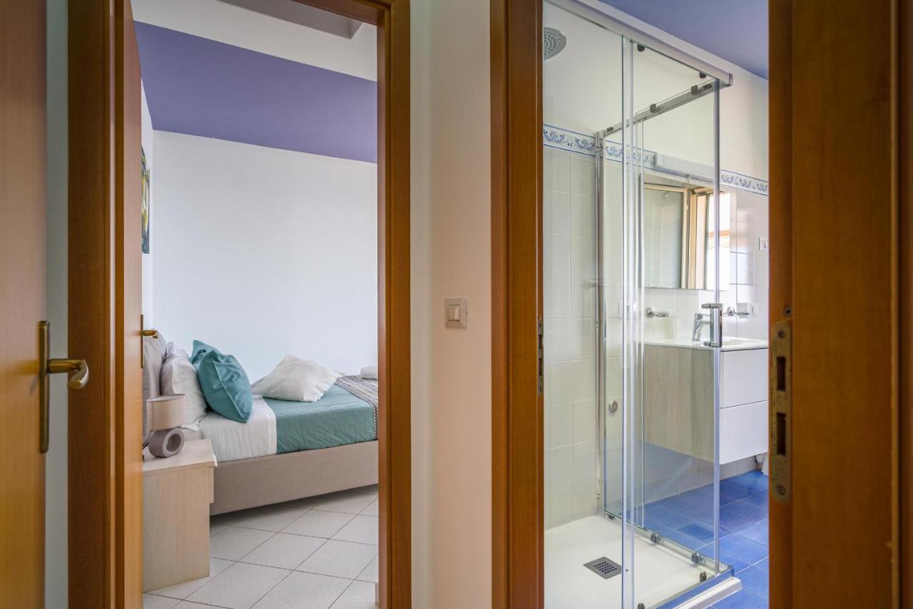 勒托阳尼Loft Balcone Sul Mare公寓 外观 照片