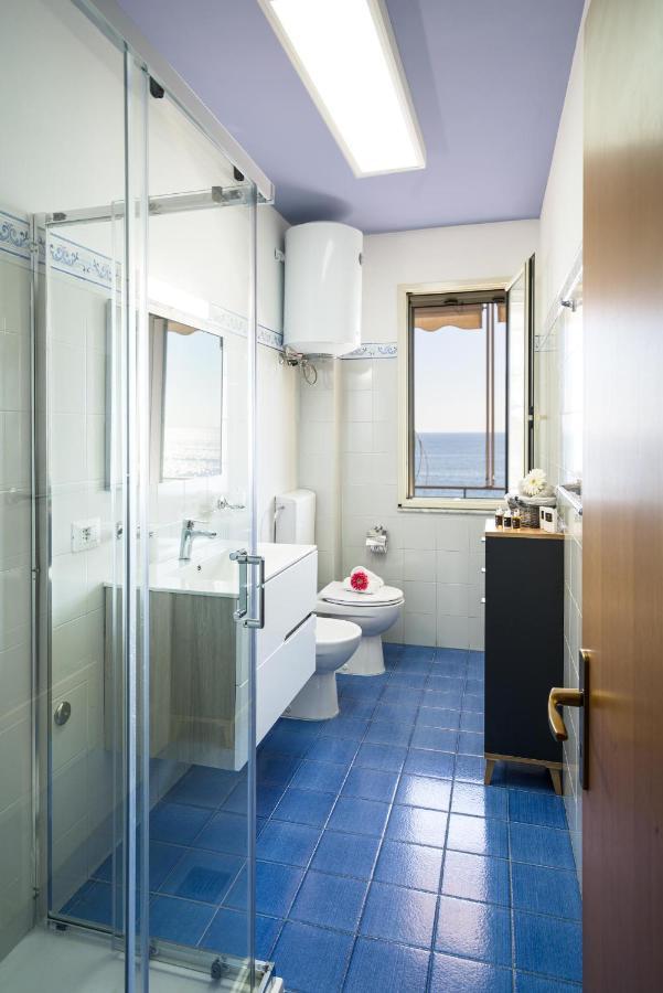 勒托阳尼Loft Balcone Sul Mare公寓 外观 照片