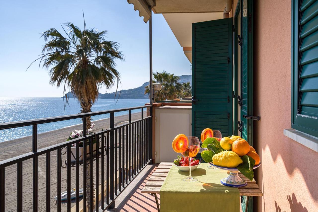 勒托阳尼Loft Balcone Sul Mare公寓 外观 照片