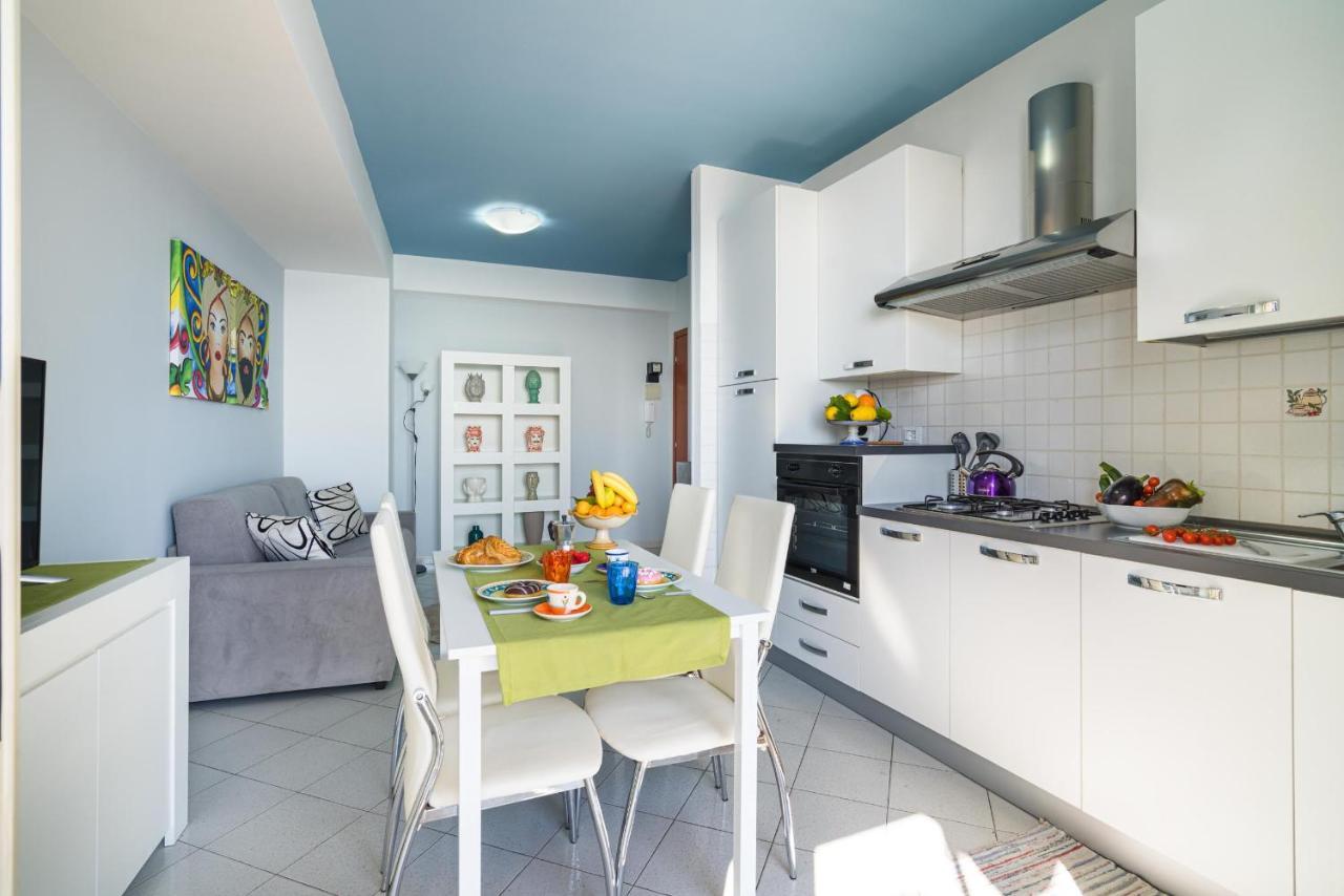 勒托阳尼Loft Balcone Sul Mare公寓 外观 照片